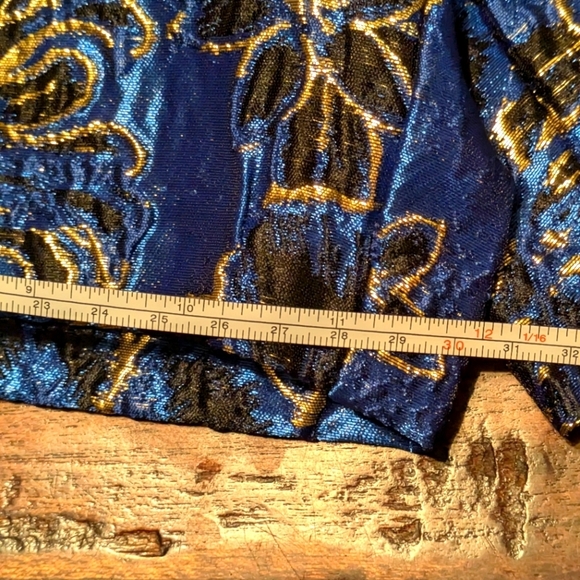 Lilly Pulitzer High Rise Blue & Gold Metallic Shorts 6 - Picture 12 of 14